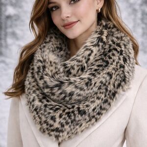 Jocelyn Real Rabbit Fur V-Shaped Scarf Black & Gray Wrap NWT